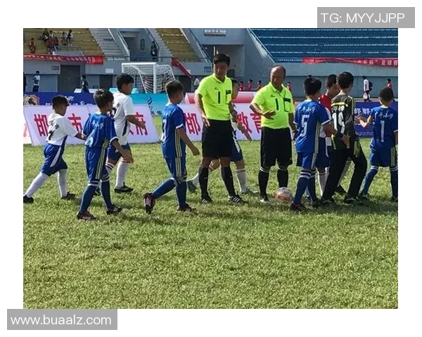 以足球明星成长历程解读绿茵精神传承与时代荣耀故事集华章录篇